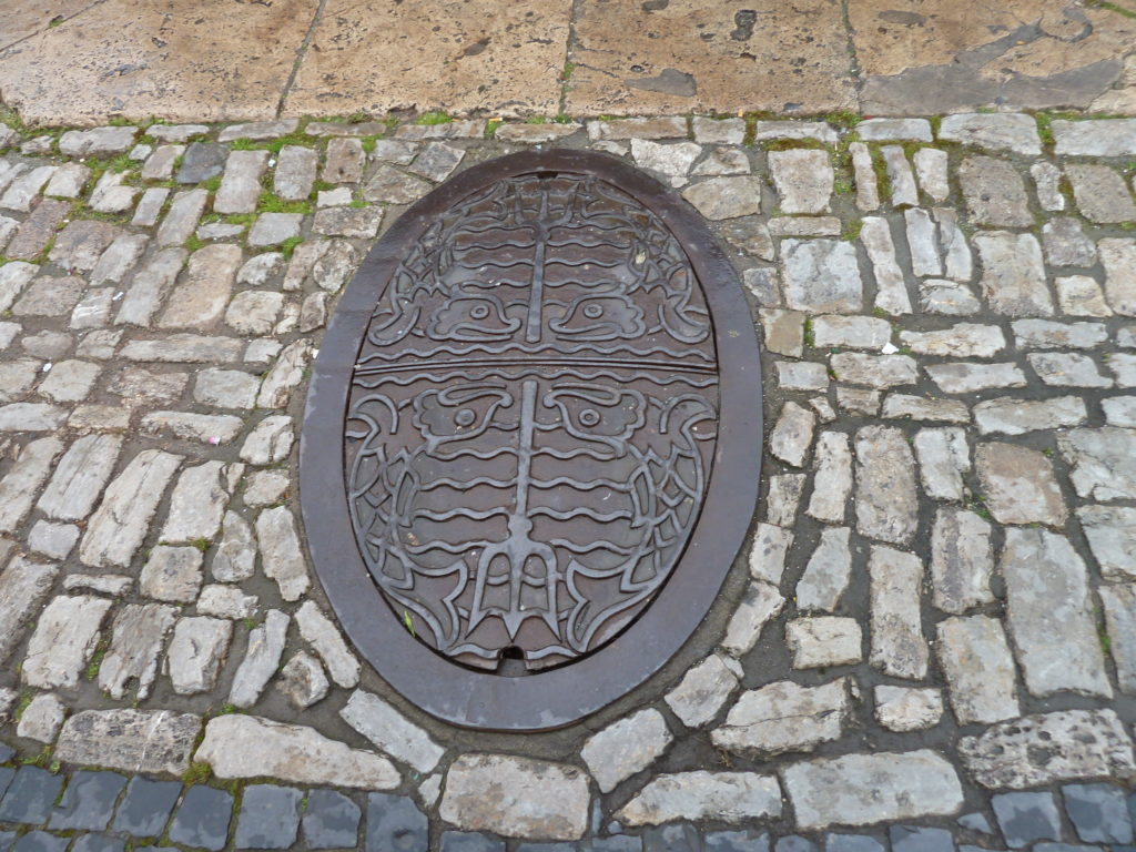 Weimar manhole cover