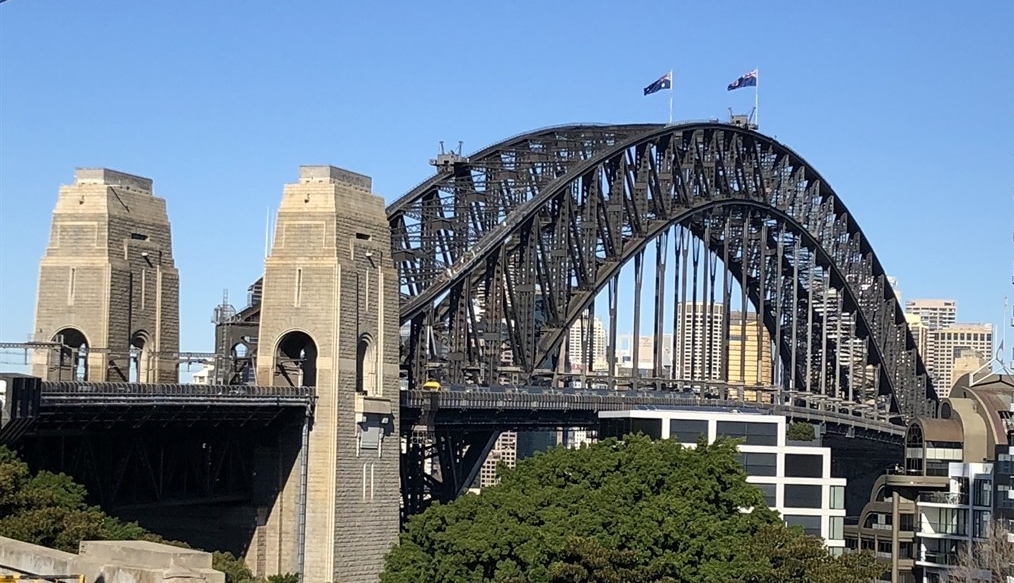 Sydney Harbour Bridge from Milsons Point