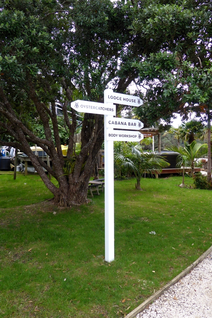Kawau Lodge Signpost